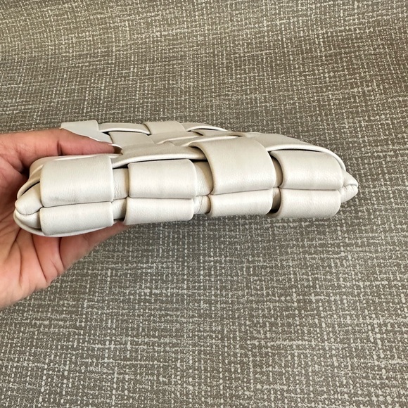 Remi and Reid LINDY WOVEN CELLPHONE OFF-WHITE (straps not included) crossbody - Picture 6 of 13